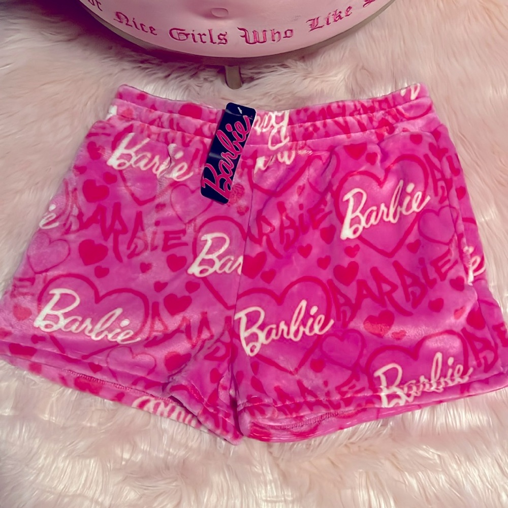 🩷💋Barbie pink logo heart shorts